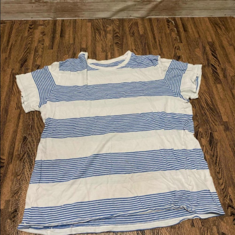 Old Navy Blue Stripe Patterned Tee